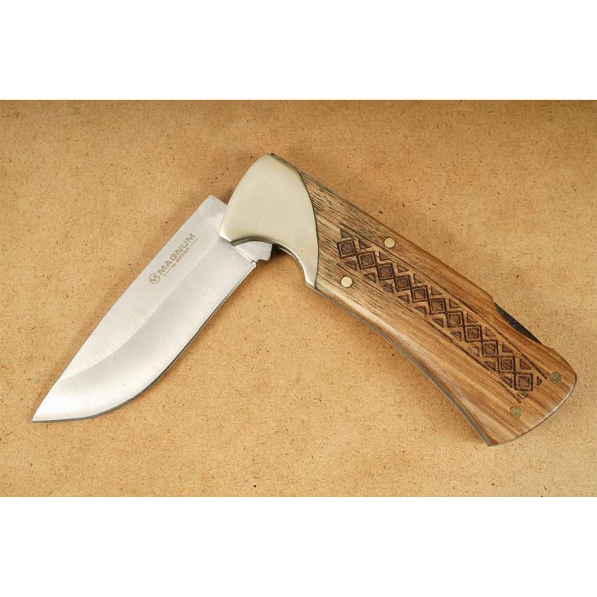 Składany scyzoryk marki Boker Woodcraft z drewnianą rączką ze stali nierdzewnej 440A