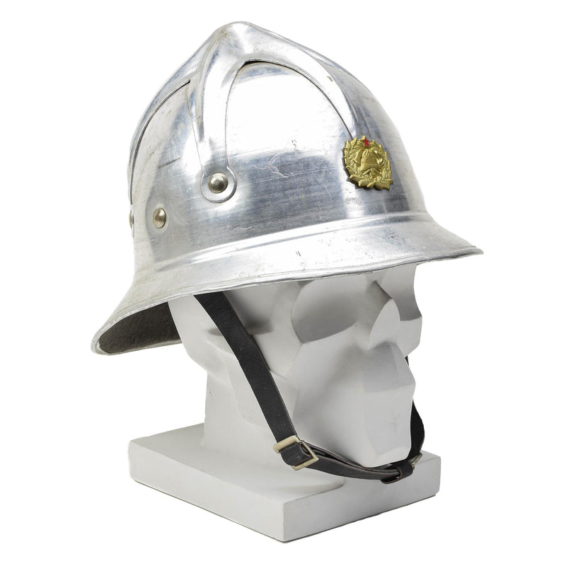 Oryginalny Jugosławica wojskowy Grey Aluminium Strażak Hełm Red Start Badge Army