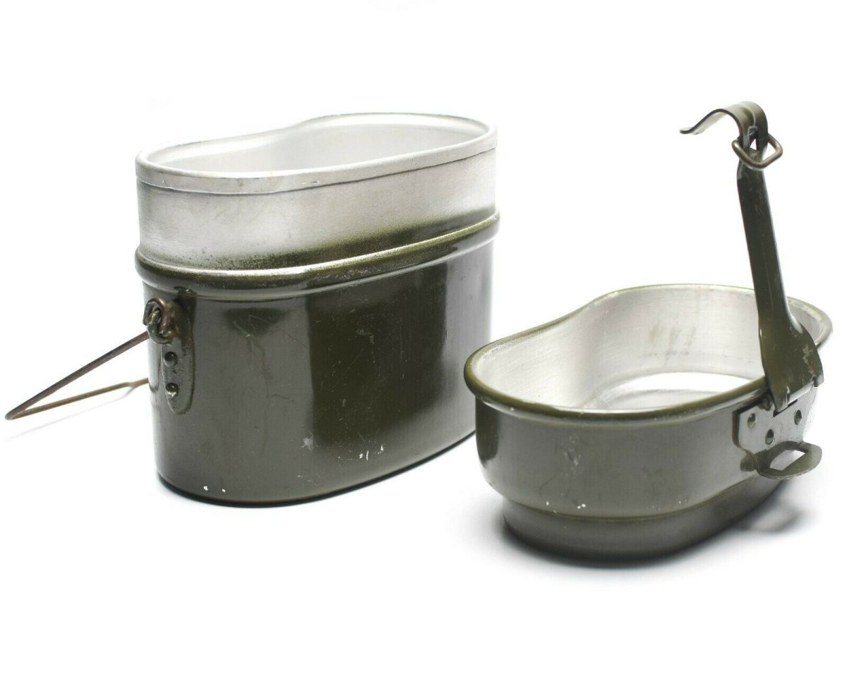 Oryginalny zestaw bałaganu węgierskiego. Aluminiowy wojskowy melonik 2PCS