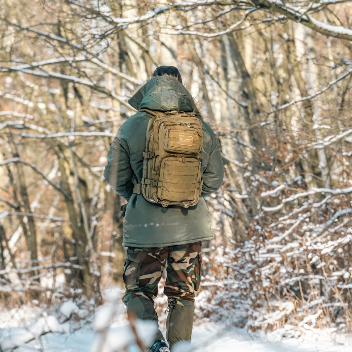 MIL-TEC US Assault Tactical Backpack 36L Ergonomic Formed Formed Ramiona