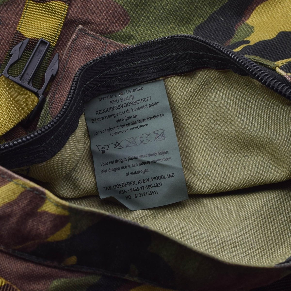 Oryginalny holenderski plecak wojskowy 20 l Kompaktowy sprzęt terenowy Woodland Camo